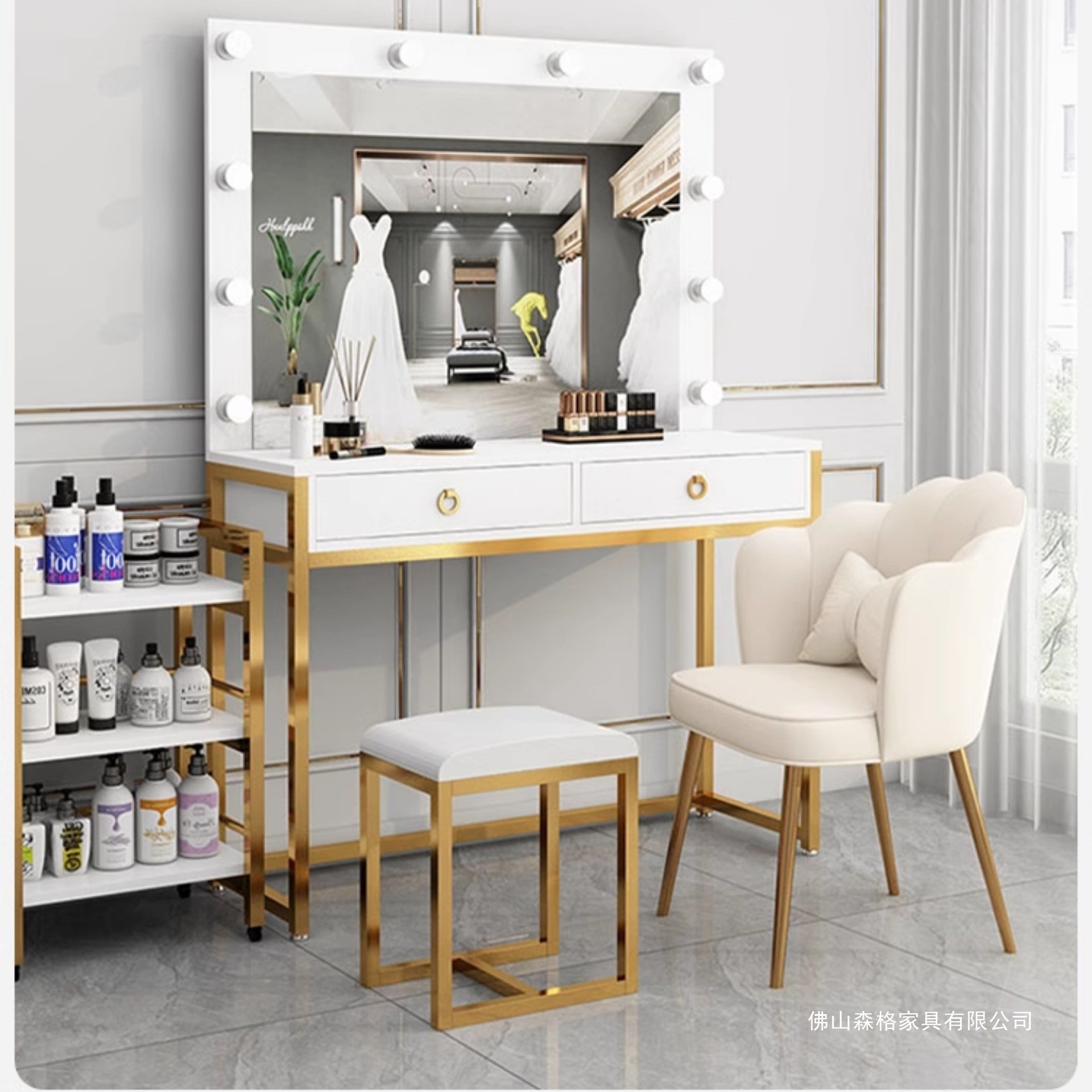 طاولة تجميل استوديو مع مرآة وم - مراجعة Beauty Makeup Studio وسعره