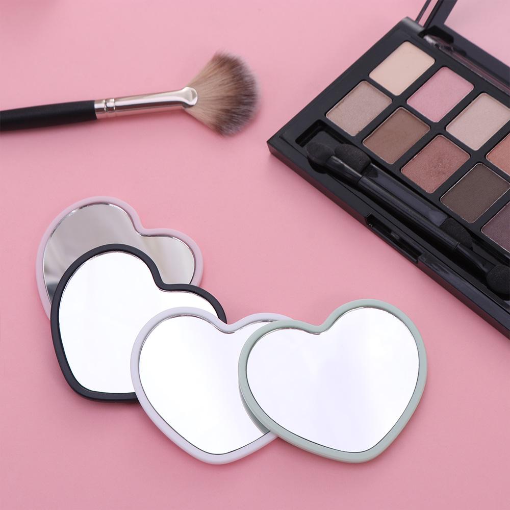 مرآة بسيطة على شكل قلب من جانب - مراجعة Beauty Makeup Definition وسعره