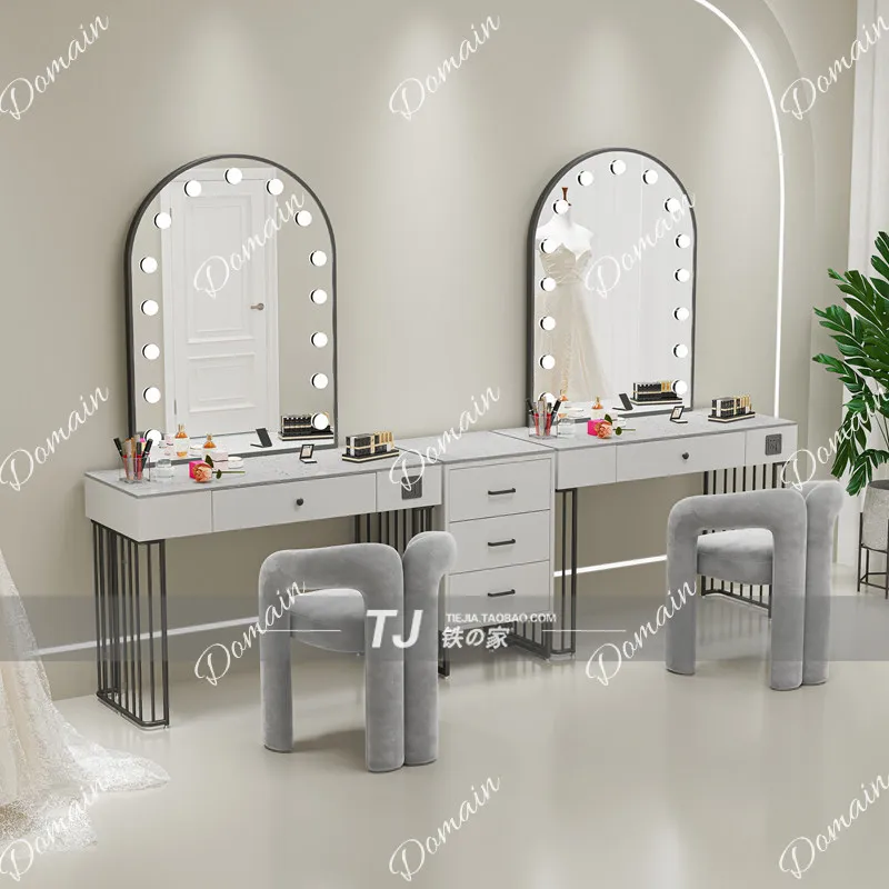 طاولة تجميل احترافية فاخرة N5  - مراجعة Beauty Makeup Studio وسعره